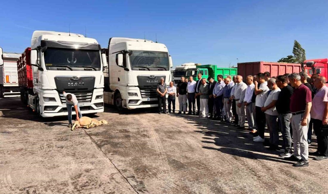 Soma Nakliyeciler Kooperatifi’nde yeni nakliye sezonu kurban kesimiyle açıldı. Milli