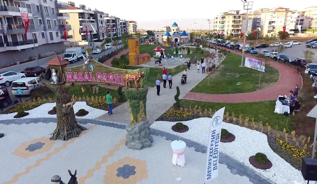 Merkezefendi Belediyesi, ilçe genelindeki park ve yeşil alanlarda gerçekleştirdiği bakım,