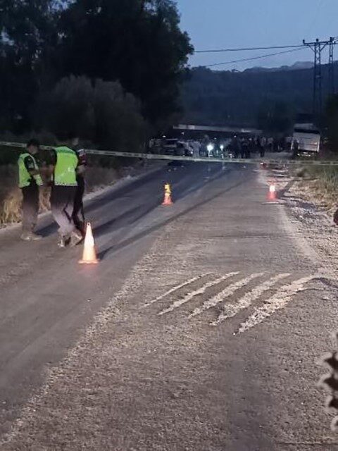 Mersin’de iddiaya göre yol verme meselesi yüzünden çıkan kavgada 3
