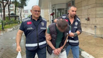 Samsun’da boşanma aşamasında olduğu eşinin yolunu mezarlıkta keserek onu darbettiği