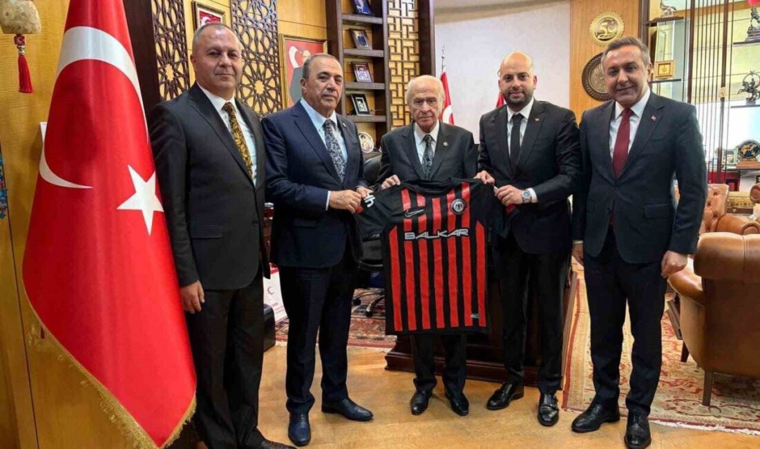 MHP Genel Başkanı Devlet Bahçeli’yi ziyaret eden Çorum heyeti, Süper