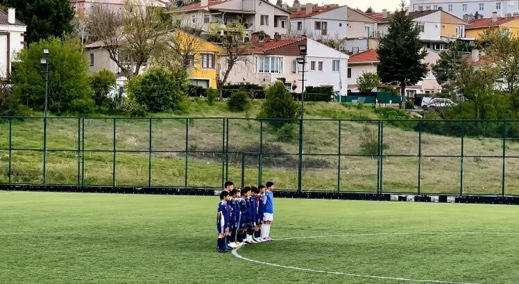 Bilecik U13 Gençler Ligi’nde oynanan Bozüyükspor-Vitraspor karşılaşmasında hakemin kendilerine küfür