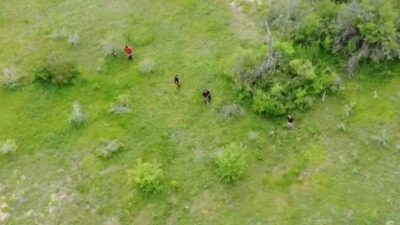 Karabük’ün Eflani ilçesinde kaçak kazı yaptıkları iddia edilen şüpheliler, köy