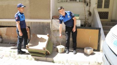 Nazilli Belediyesi Zabıta Müdürlüğü ekipleri, vatandaşların kaldırımları ve kamusal alanları