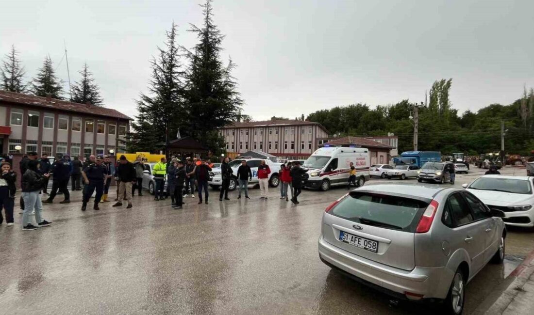 Niğde’de aşırı yağış nedeniyle meydana gelen selde suya kapılan bir
