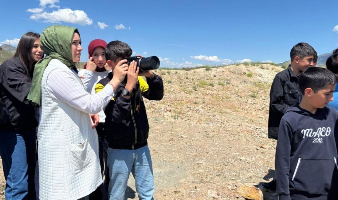 Erzurum’un Oltu ilçesinde bulunan Mehmet Akif Ersoy Ortaokulu’nda öğrencilerin doğaya