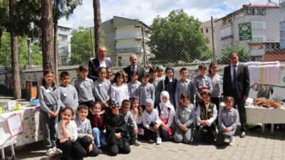 Erzurum’un Oltu ilçesinde, ilkokul öğrencilerinin özgün eserlerinin görücüye çıktığı bilim
