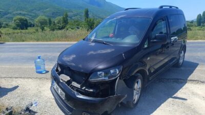 Bursa’nın Orhangazi ilçesinde göl sahil yolunda meydana gelen trafik kazasında