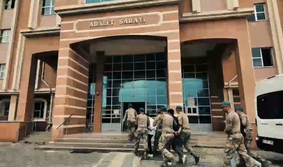 Osmaniye merkezli 3 ilde gerçekleştirilen siber dolandırıcılık operasyonunda yakalanan 11