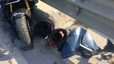 Antalya’nın Manavgat ilçesinde motosiklet ile otomobilin çarpışması sonucu meydana gelen