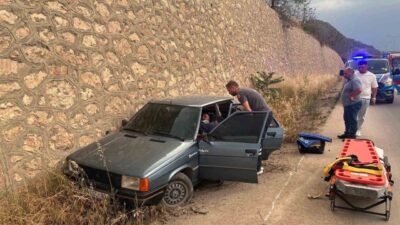 Bilecik’te kontrolden çıkan otomobilin şarampole uçması sonucu meydana gelen trafik