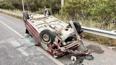 Manisa’nın Kula ilçesinde kontrolden çıkan otomobilin takla attığı kazada 2