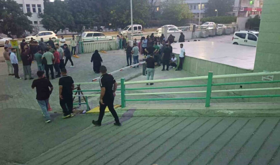 Şanlıurfa’nın Haliliye ilçesinde otomobilin çarptığı 3 yaşındaki çocuk kaldırıldığı hastanede