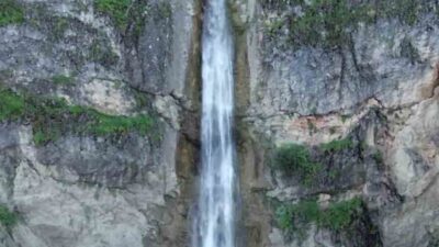 Tunceli’de dron ile görüntülenen Rabat Vadisi, kartpostallık görüntüler oluşturdu. Tunceli’nin