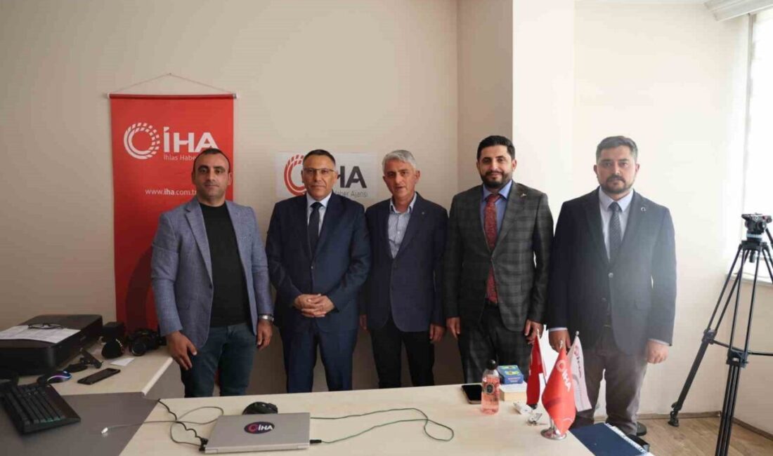 Iğdır Üniversitesi Rektörü Prof. Dr. Ekrem Gürel, iadeyi ziyaret kapsamında