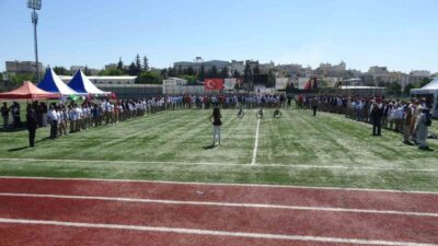 Kilis’te “Sağlıklı Gençlik Haftası” kapsamında düzenlenen etkinliklerde öğrenciler, çeşitli sportif