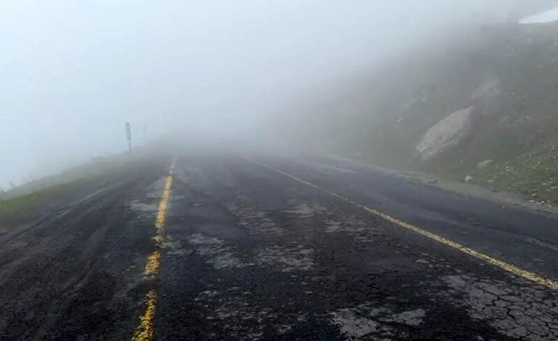 Ardahan ile Artvin’i birbirine bağlayan Sahara Geçidi’nde etkili olan yoğun