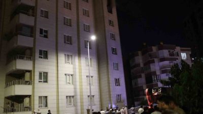 Şanlıurfa’nın Karaköprü ilçesinde 9 katlı bir binanın 8. katında çıkan
