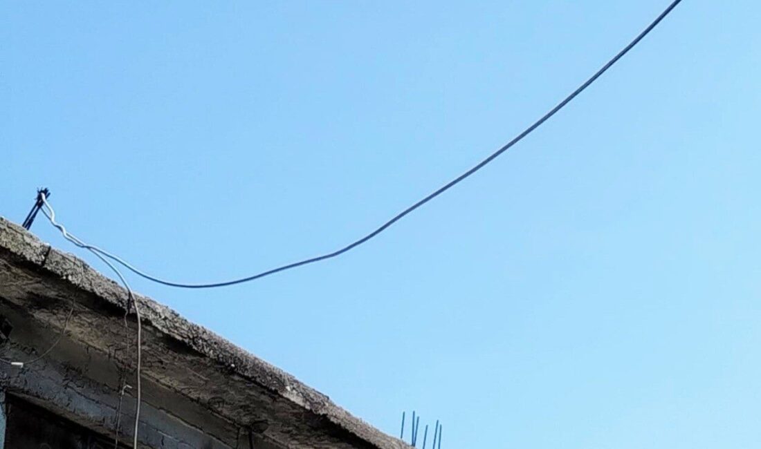 Dicle Elektrik, Şanlıurfa’da gerçekleştirdiği rutin denetimlerde elektrikli bir otomobilin, şebekeden