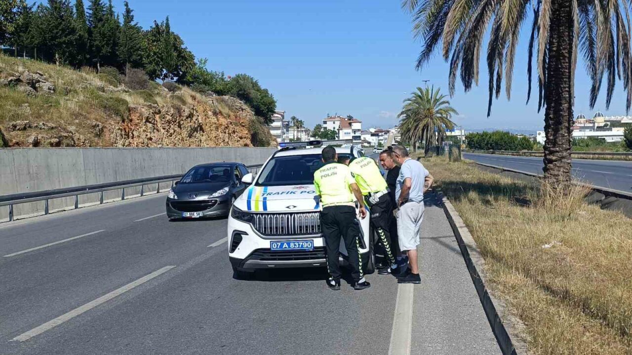 Antalya’nın Manavgat ilçesinde seyir halindeyken sara nöbeti geçirdiği belirlenen hafif