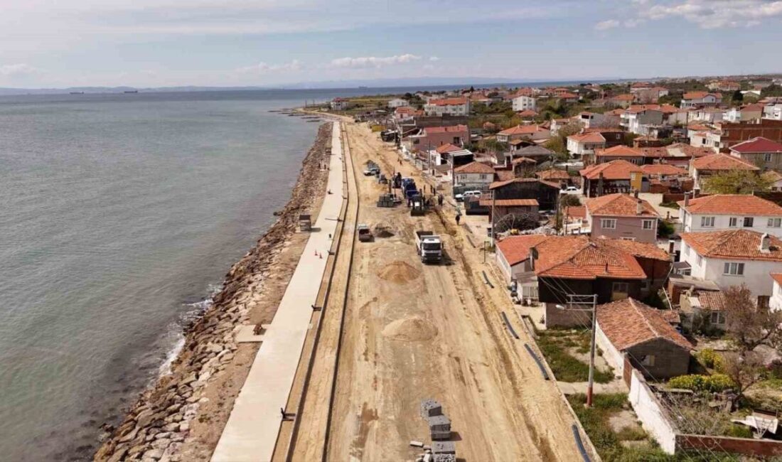 Tekirdağ’ın Şarköy ilçesine bağlı Eriklice Mahallesi sahilinde yürütülen düzenleme çalışmalarında,