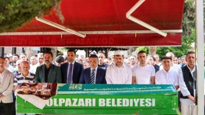 Bilecik’te şehit annesi Yaşariye Çetin son yolculuğuna uğurlandı. Bilecik Valisi