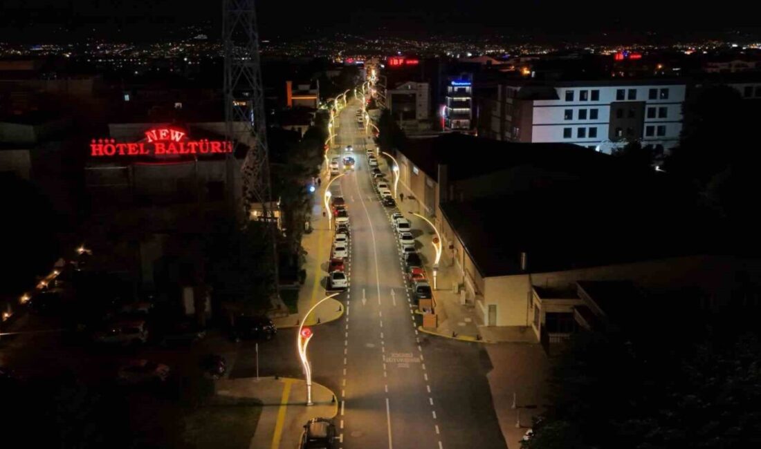 İzmit Şehit Ergün Köncü Caddesi, altyapı ve üstyapı çalışmalarıyla tamamen