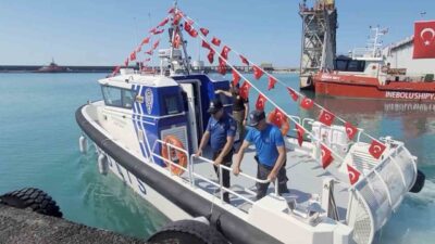 Kastamonu’da İl Emniyet Müdürlüğü’ne kazandırılan deniz kontrol botu düzenlenen törenle
