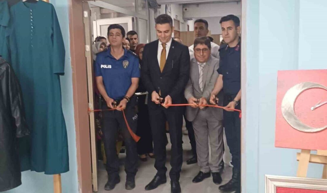 Manisa’nın Selendi ilçesinde Hayat Boyu Öğrenme Haftası kapsamında açılan yıl