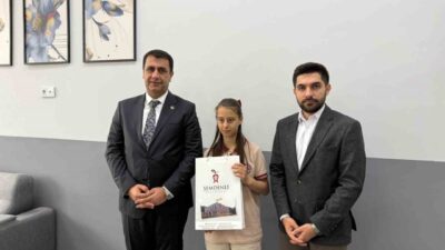 Hakkari’nin Şemdinli ilçesinde eğitim gören Asmin Akbaş, bursluluk sınavında tüm