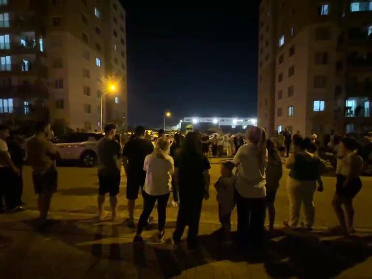 Antalya’nın Serik ilçesindeki 583 konutlu bir sitenin sakinleri, yüksek aidatlar