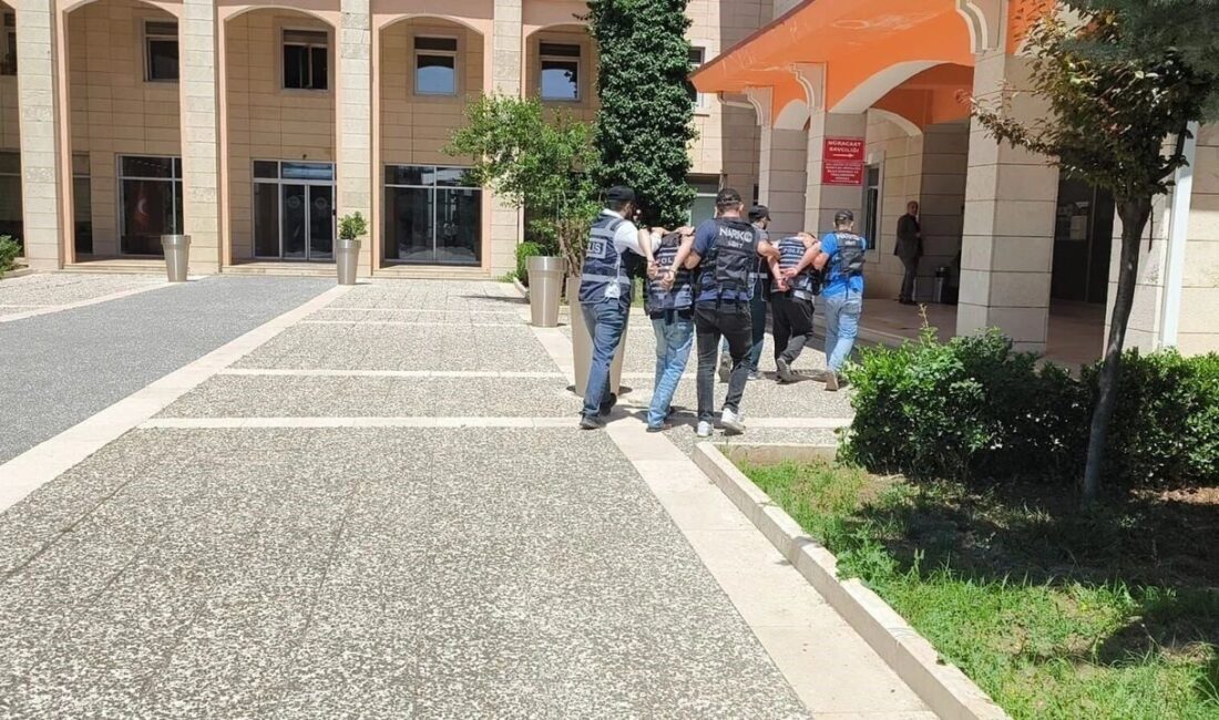 Siirt’te bir şahsın sokakta ölü bulunmasıyla ilgili soruşturma kapsamında 4