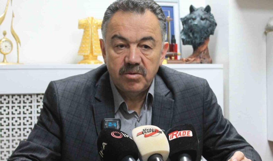 Sivasspor’da başkanlık süreciyle ilgili açıklamalarda bulunan Divan Kurulu Başkanı Ali
