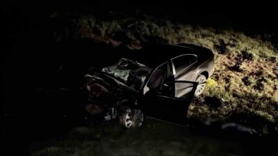 Sivas’ta iki aracın kafa kafaya çarpıştığı trafik kazasında 3 kişi