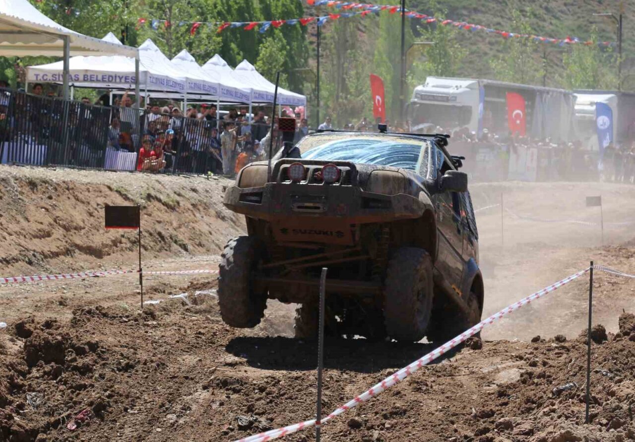 Sivas Belediyesi’nin öncülüğünde düzenlenen Off Road Oyunları, adrenalin dolu anlara