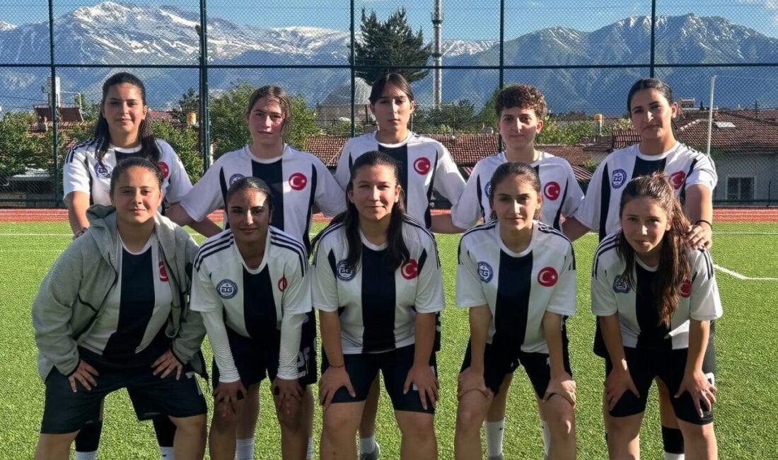 Gençlik ve Spor Bakanlığı tarafından düzenlenen “5×5 Futbol Sokaklar Bizim”