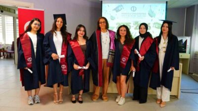 Anadolu Üniversitesi Sağlık Bilimleri Fakültesi (SBF) Sosyal Hizmet Bölümü öğrencileri,