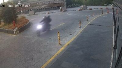 İstanbul’un Sultangazi ilçesinde motosikletli bir şüpheli, alışveriş merkezine silahlı saldırı