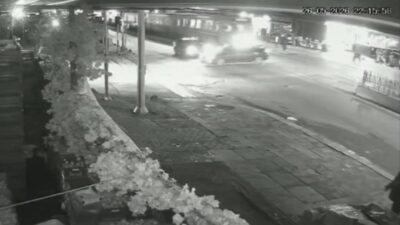 Sultangazi’de meydana gelen iki ayrı trafik kazasında 3 kişi yaralandı.