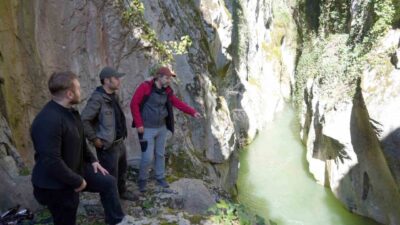 Kastamonu’nun Araç ilçesinde iki köy arasında yer alan ve tarihi