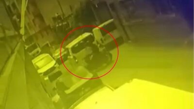 Tekirdağ Çorlu’da geri hareket eden panelvan minibüsün çarptığı motosiklet devrildi.