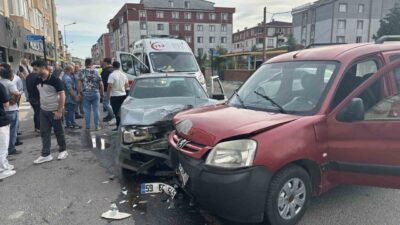 Tekirdağ’ın Muratlı ilçesinde meydana gelen trafik kazasında 2 kişi yaralandı.