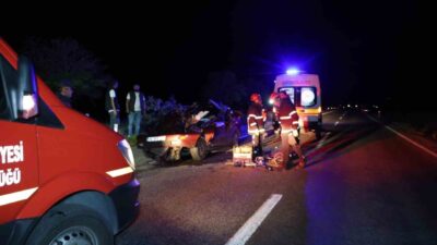 Nevşehir’de patates yüklü tıra arkadan çarpan otomobilin sürücüsü hayatını kaybetti.