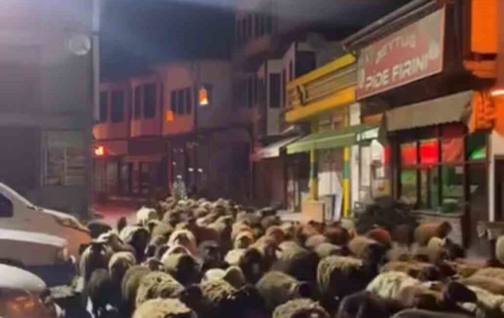 Tokat’ta baharın gelişiyle başlayan geleneksel yayla göçü kapsamında şehir merkezinden