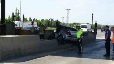 Tuzla Fatih Mahallesi Orhanlı Gişeleri’nde meydana gelen trafik kazasında, beton