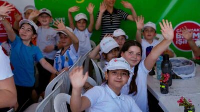 Ümraniye Belediyesi’nin düzenlediği Çevre Şöleni’nde geri dönüştürülmüş ürünler ve atıklardan