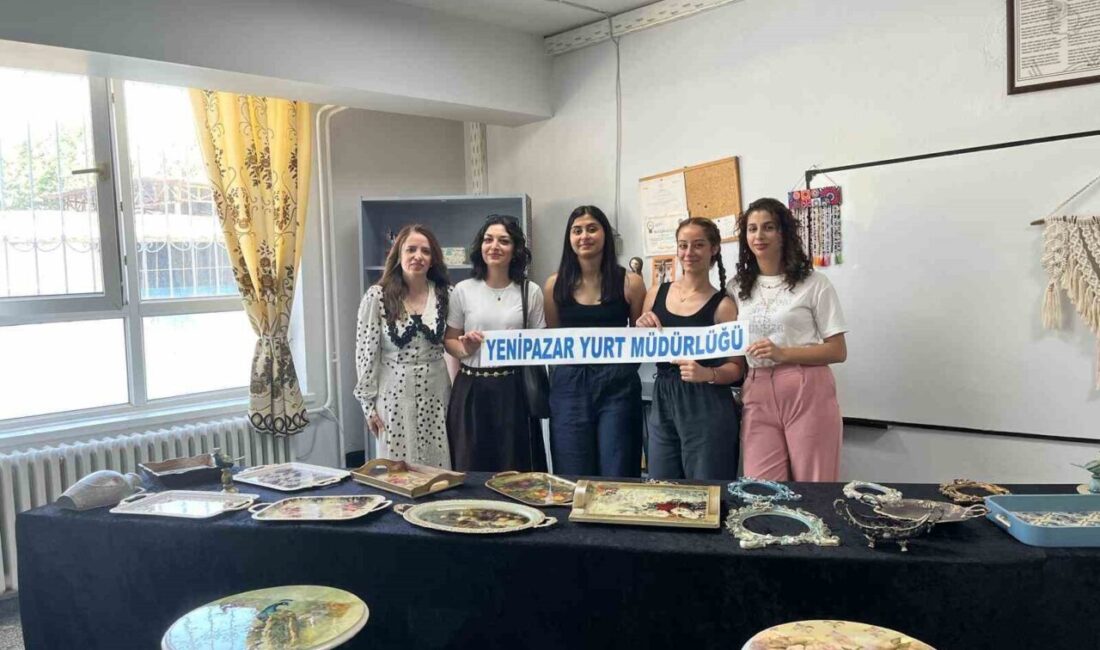 Aydın’ın Yenipazar ilçesindeki öğrenci yurdunda kalan üniversiteleri gençler, el emeği