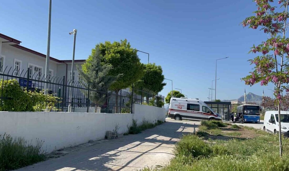 Burdur Mehmet Akif Ersoy Üniversitesi yerleşkesindeki Safahat Kız Yurdu’nda 22