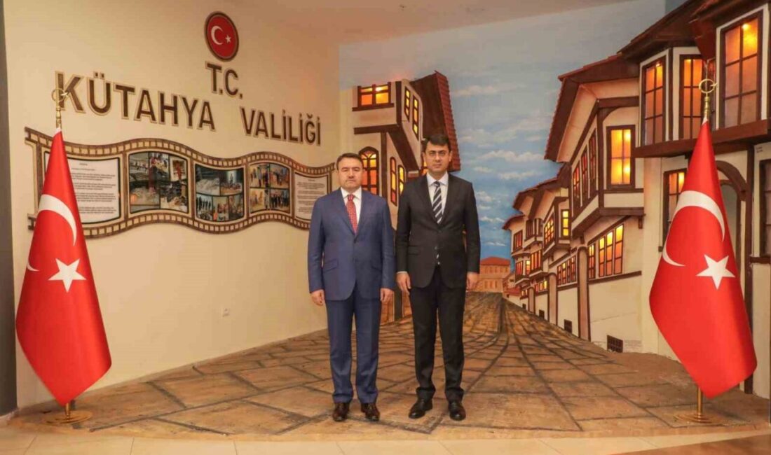 Uşak Valisi Serdar Kartal, Kütahya Valisi Musa Işın’a iade-i ziyarette