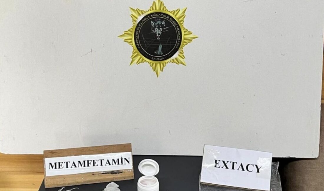 Samsun’da polis ekiplerince düzenlenen uyuşturucu operasyonunda çok sayıda uyuşturucu madde,